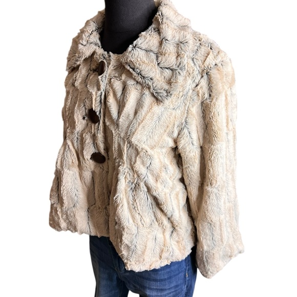 Yoki Jacket Womens Large Cream Faux Rabbit Fur Long Sleeve Button Up SOFT!!! - Picture 4 of 14